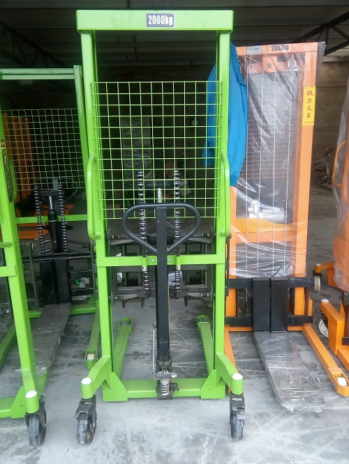 輕小型手動液壓堆高車產(chǎn)品
