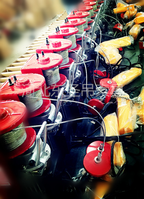 微型電動(dòng)葫蘆作業(yè)現(xiàn)場(chǎng)