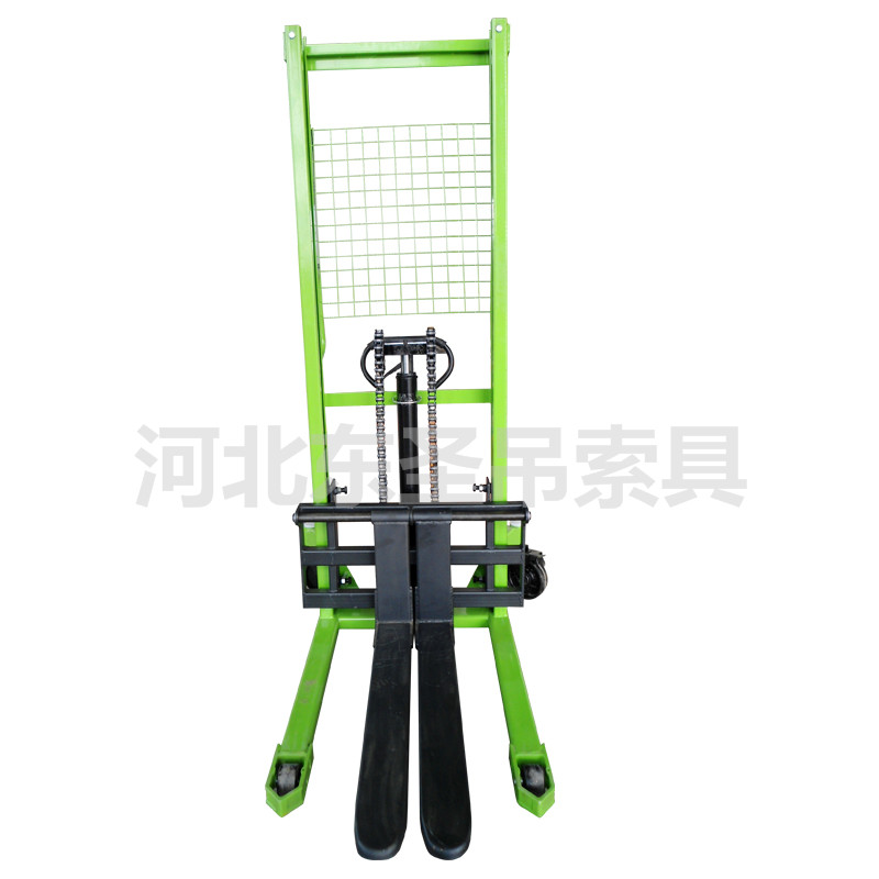 液壓堆高車生產(chǎn)廠家手把手教你如何選購***產(chǎn)品？