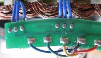 小型攪拌機(jī)電機(jī)進(jìn)水后拆開吹干現(xiàn)場--河北東圣吊索具制造有限公司--小型攪拌機(jī)|小型混凝土攪拌機(jī)|小型水泥攪拌機(jī)